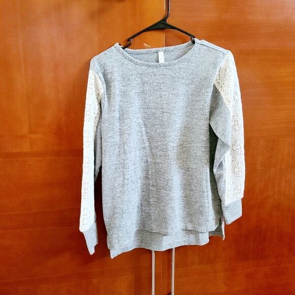 Flora Nikrooz women's lace sleeve top - Picture 5 of 12